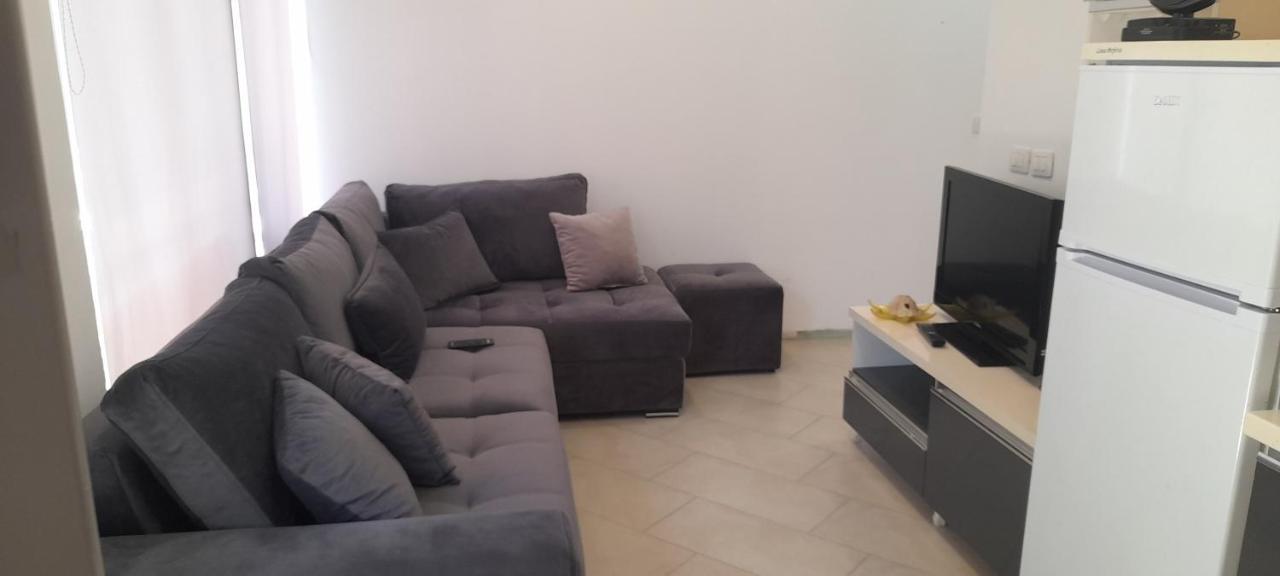 Eri Apartament ヒマラ エクステリア 写真