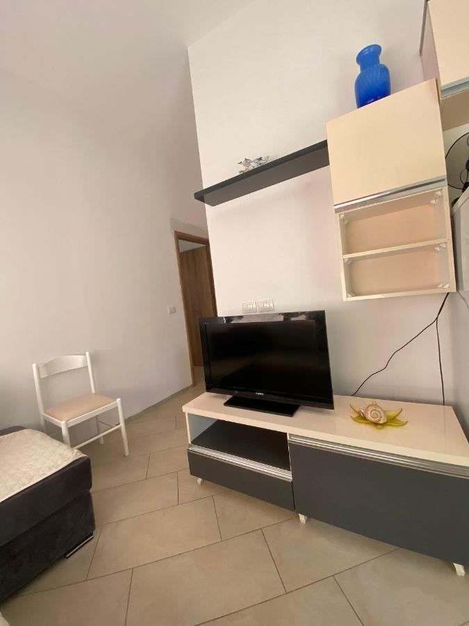 Eri Apartament ヒマラ エクステリア 写真